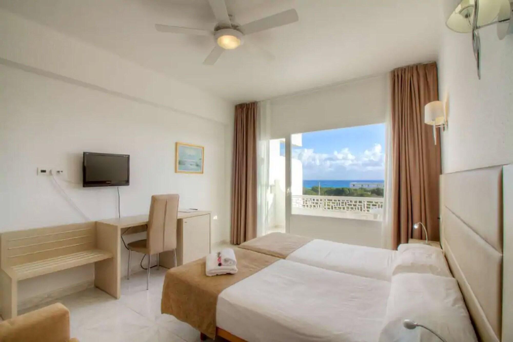Hotel Lago Playa I Es Pujols Buitenkant foto