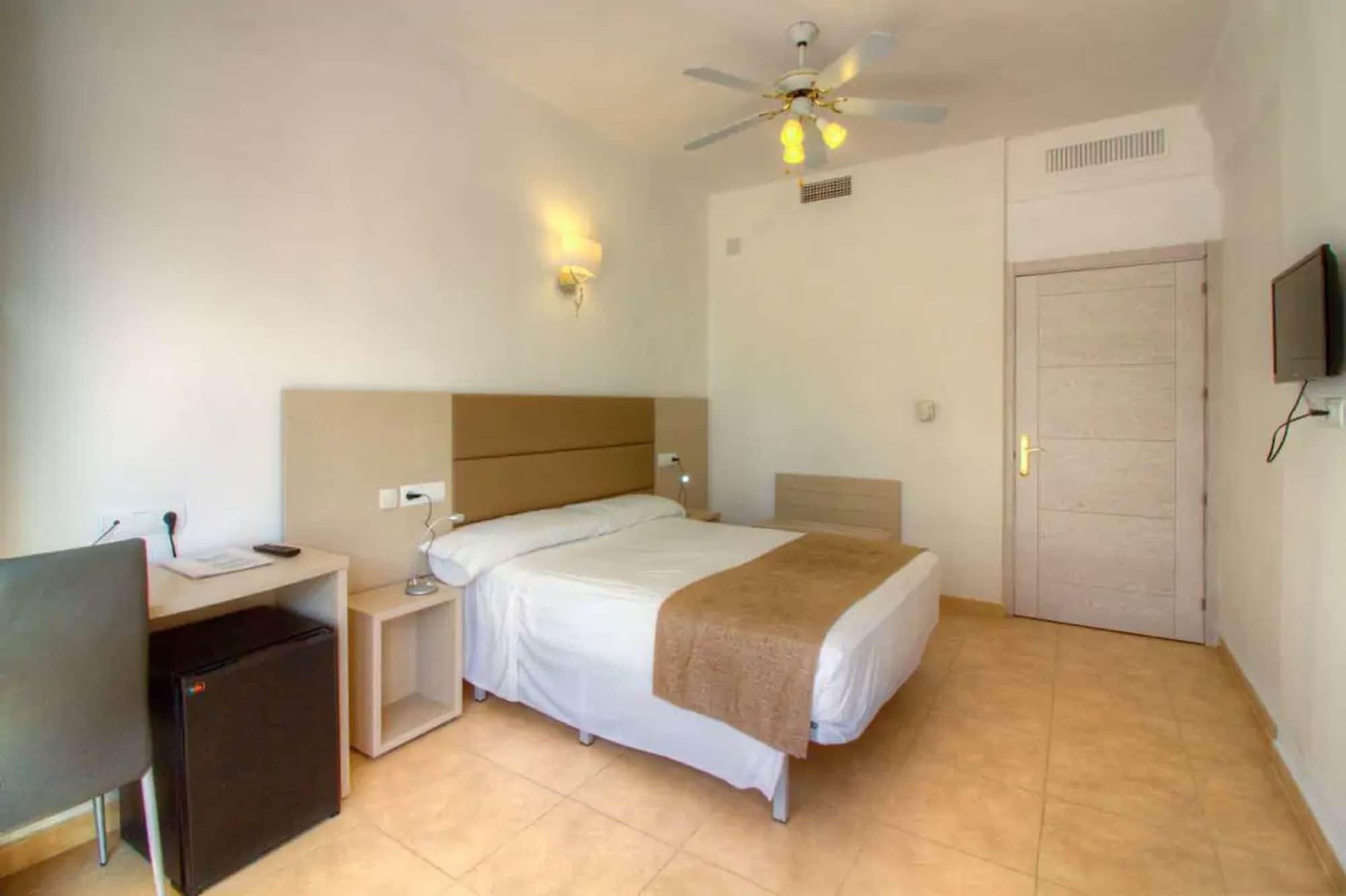 Hotel Lago Playa I Es Pujols Buitenkant foto